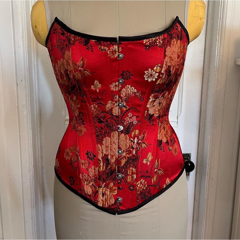 Isabella Corsetry steel boned corset